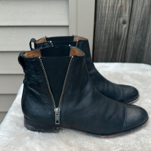 Frye Black Ankle Boots with Zipper Size 9 - Picture 1 of 9